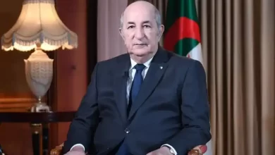 صورة الرئيس تبون يكرم ثلة من حرائر الجزائر