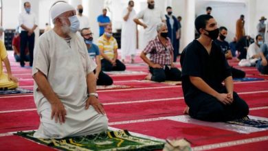 صورة لجنة الفتوى: رفع إجراءات التباعد.. العودة إلى هيئة الصلاة العادية وفتح مصليات النساء