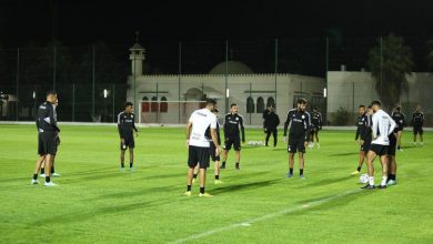 صورة لاعب الخضر يتجه لمغادرة ناديه