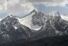 صورة جبال جرجرة الساحرة تكتسي الحلة البيضاء