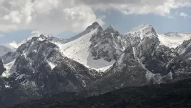 صورة جبال جرجرة الساحرة تكتسي الحلة البيضاء