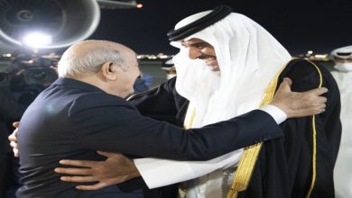 صورة رئيس الجمهورية يهنئ الأمير القطري