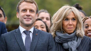صورة مصاب بالتوحد يحرج ماكرون بسؤال غريب عن زوجته!! (فيديو)