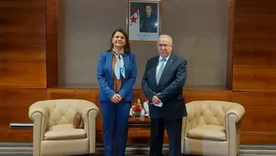 صورة لعمامرة في ليبيا بدعوة من نظيرته نجلاء المنقوش