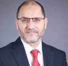 صورة كوادر “حمس” يحسمون خليفة مقري على رأس الحركة