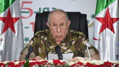 صورة الفريق أول شنڤريحة: الشعب الجزائري شعب أصيل شحذته المحن والتجارب