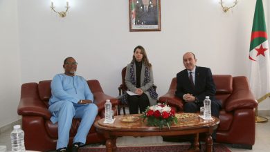 صورة بلجود يستقبل حفيد الزعيم نيلسون مانديلا.. وهذا مادار بينهما