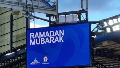 صورة في حدث تاريخي..  شاهد كيف تم رفع آذان المغرب في ملعب تشيلسي