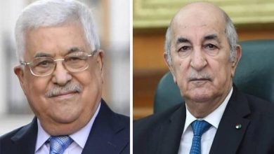 صورة رئيس الجمهورية يتلقى التهاني من نظيره الفلسطيني بحلول شهر رمضان