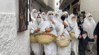 صورة اخر خرجات مملكة السرقة… المغرب ينهب “الحايك الجزائري” وينسبه اليه!