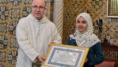 صورة الوزير الأول يكرم الفائزين بجائزة الجزائر لحفظ القرآن الكريم وإحياء التراث الإسلامي