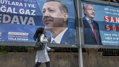 صورة الأتراك يدلون بأصواتهم في الانتخابات الرئاسية والبرلمانية