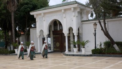 صورة مديرية الاتصال برئاسة الجمهورية تعزي في وفاة المدير الأسبق لصحيفة الشعب فنيدس بن بلة