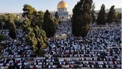 صورة 100 ألف مصل يؤدون صلاة العيد في المسجد الأقصى