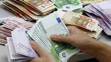 صورة تعرف على سعر صرف 100 أورو مقابل الدينار في “السكوار” وفي البنك اليوم